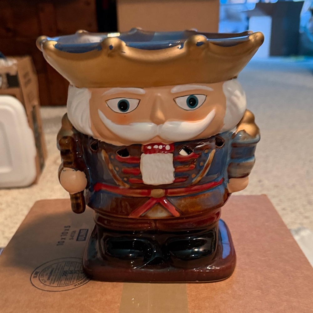 Vintage Yankee Candle 7” Nutcracker Tart Warmer